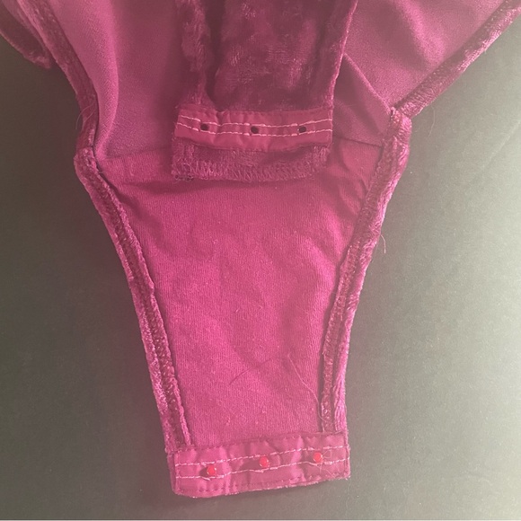 Victoria’s Secret gold label high neck burnout velvet bodysuit size M - Picture 6 of 9